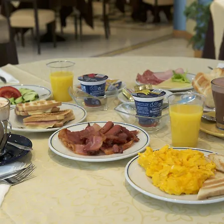 ホテル Mediterraneo テッラチーナ
